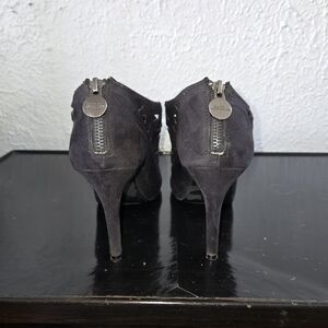 Women's shoes size 9